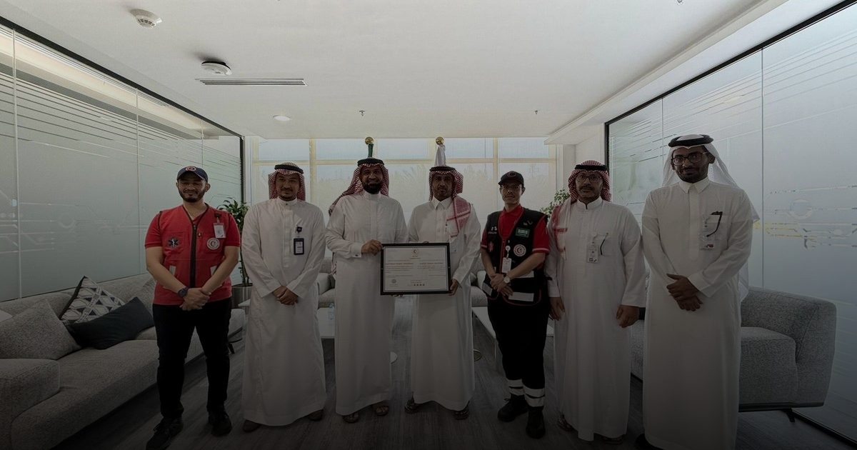 الهلال الأحمر يسلّم شهادة الامتثال للهيئة السعودية للتخصصات الصحية بجدة