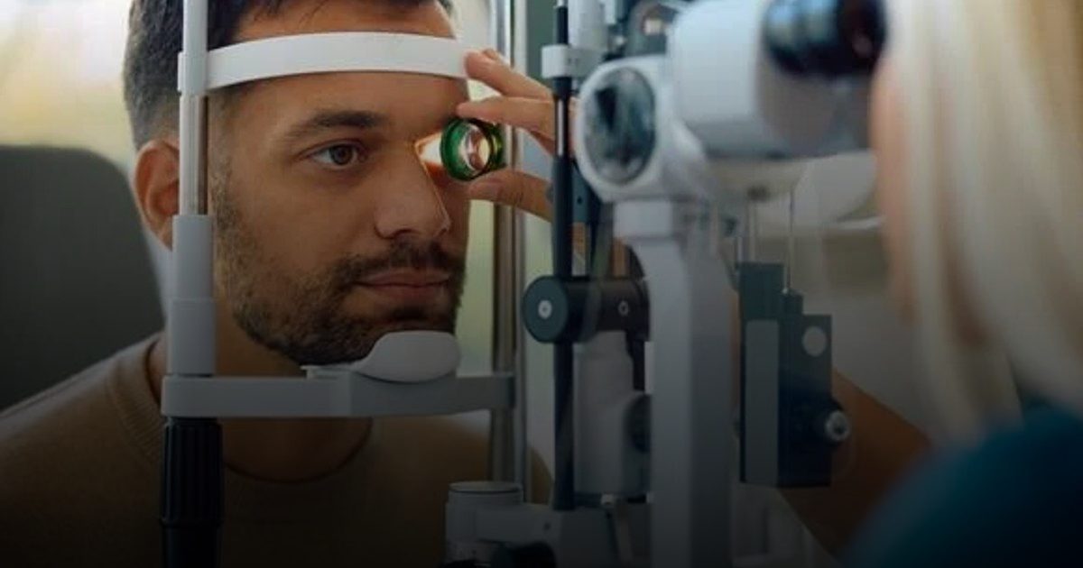 عدسات لاصقة ذكية تراقب ضغط العين