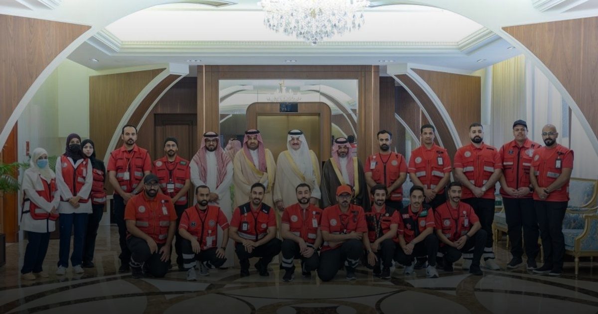 أمير المنطقة الشرقية يكرّم المتميزين من منسوبي الهلال الأحمر ويثمّن جهودهم