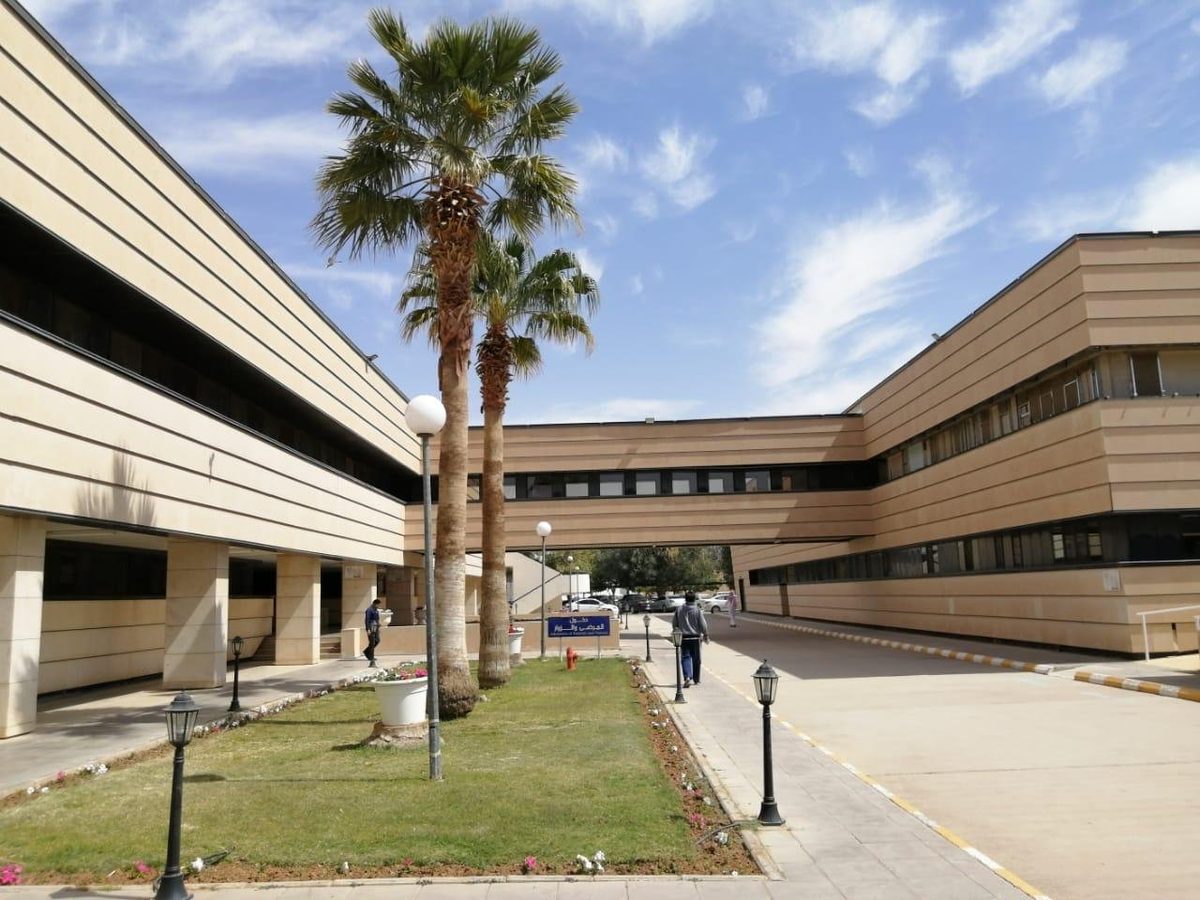 مستشفى الملك خالد بالمجمعة ينقذ حياة مريض بفضل تقنية الأكسجة الغشائية خارج الجسم