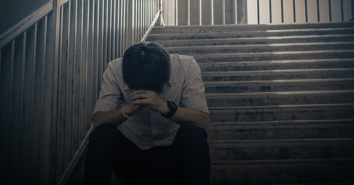 6 علامات تُنذر بتدهور صحتك العقلية .. منها الحزن والكآبة وصعوبة التركيز