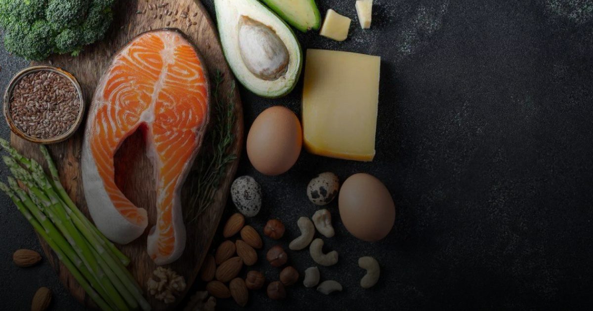 نظام "الكيتو" الغذائي يواجه خطر ألزهايمر الوراثي