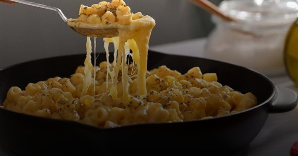 بين "المكرونة والأجبان" والتوحد.. هل يغير الغذاء سلوك أطفالنا؟