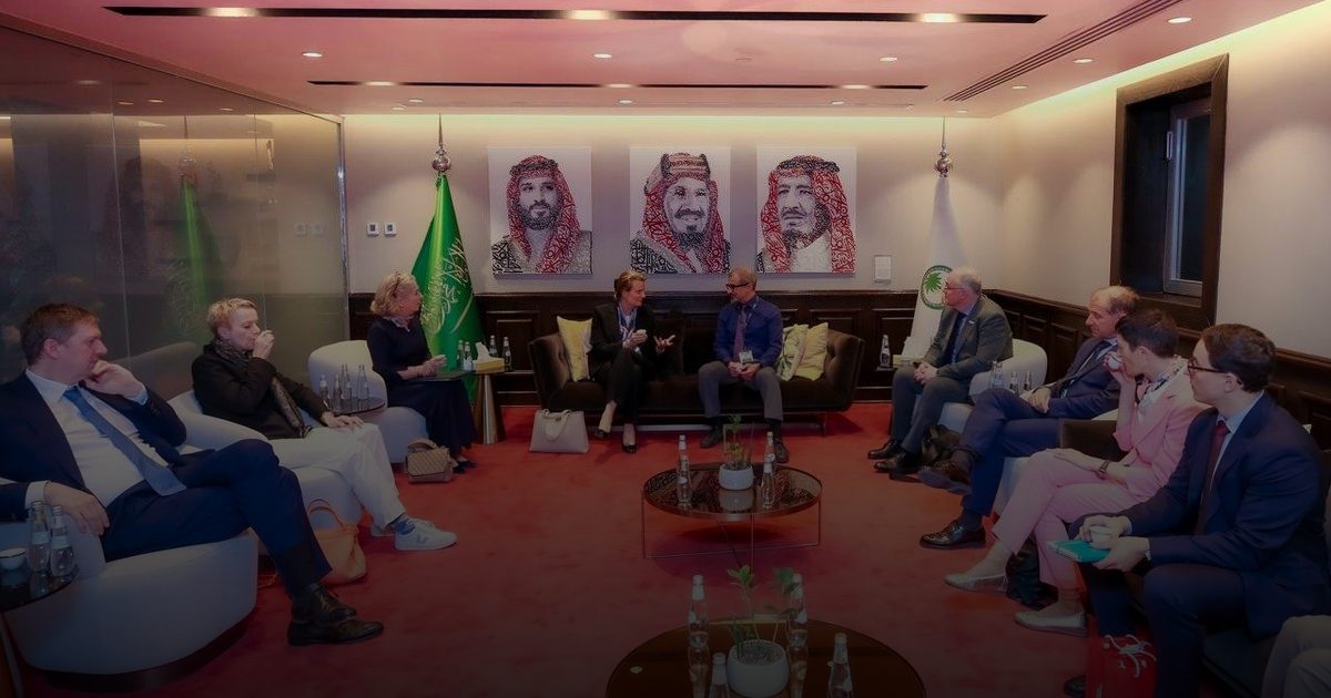 "التخصصي" يستقبل وفدًا سويسريًا لبحث الشراكات الدولية وتسريع الابتكار في الرعاية التخصصية