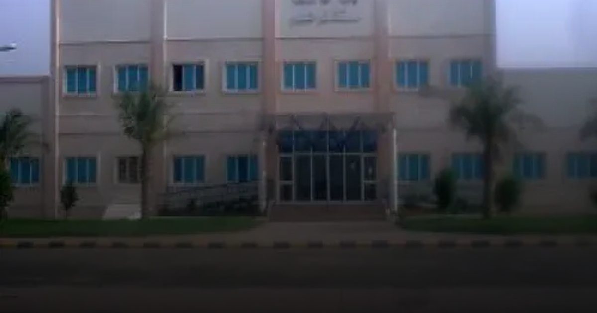 مستشفى خليص العام ينفذ مبادرة صحية لزيارة كبار السن في منازلهم