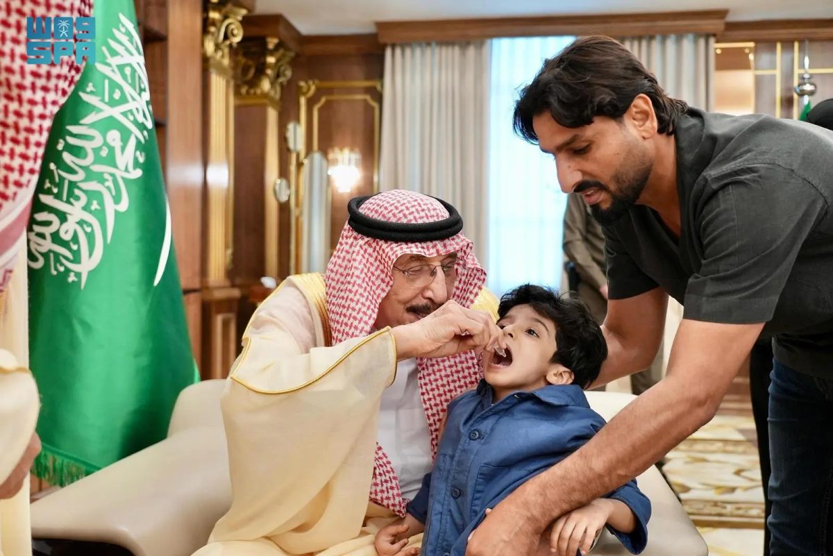 أمير منطقة جازان يدشّن المرحلة الأولى من حملة التطعيم ضدّ شلل الأطفال