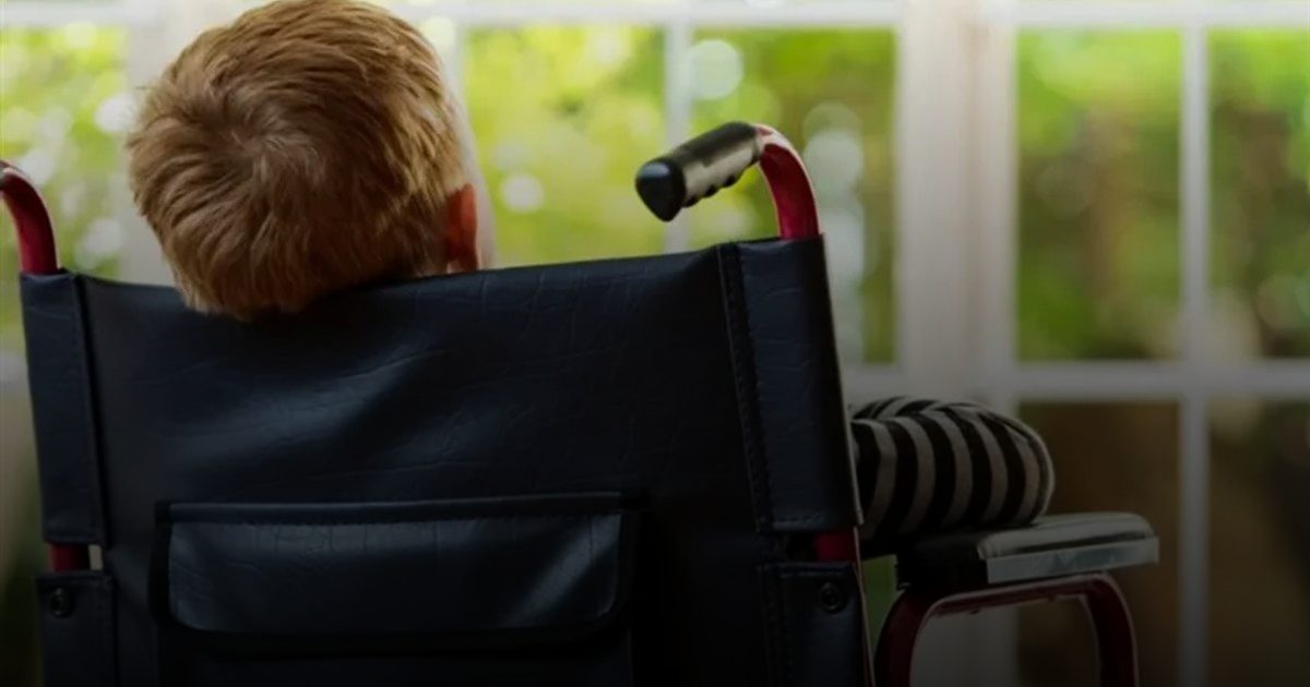 بفضل علاج جديد لأحد أندر أمراض الميتوكوندريا طفل يستعيد قدرته على المشي