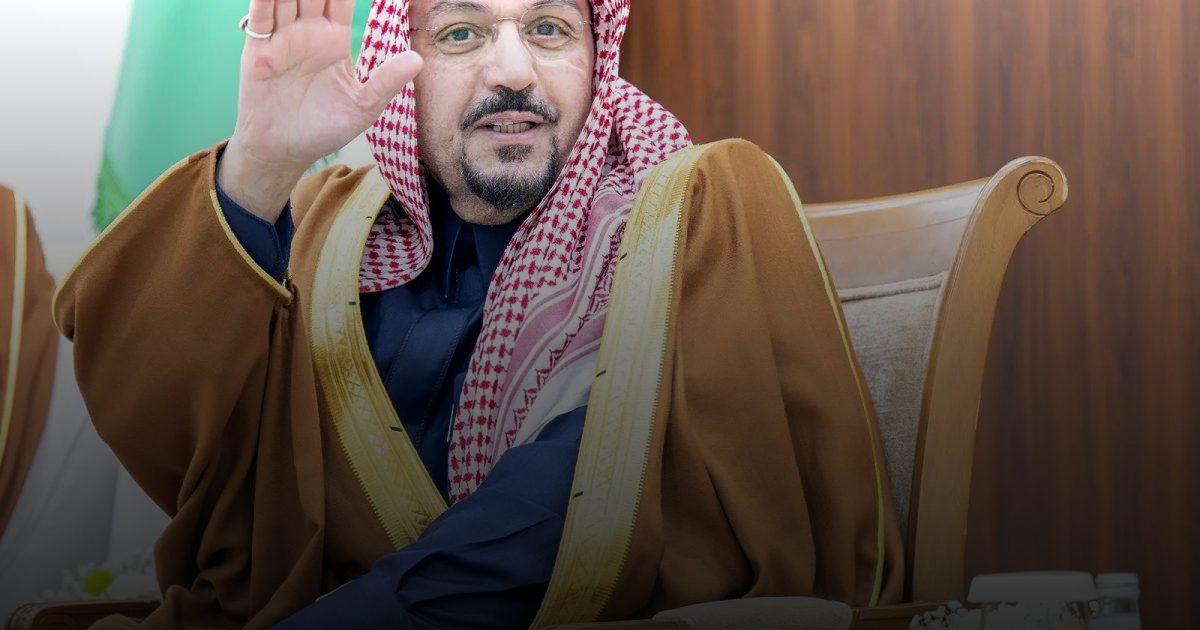 أمير القصيم يفطر مع كوادر الصحة تقديرًا لجهودهم