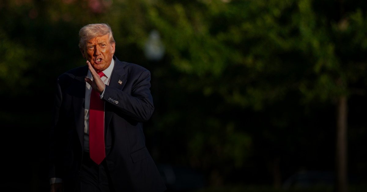 ترمب يعلن موافقة "كوكاكولا" على استخدام السكّر المستخرج من القصب