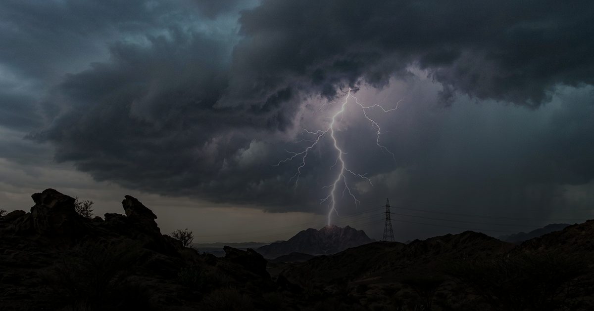 البرق: خطر يهدد الحياة بطرق غير متوقعة