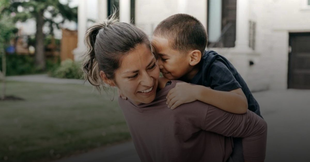 حنان الأم يدعم السمات الشخصية لشباب المستقبل