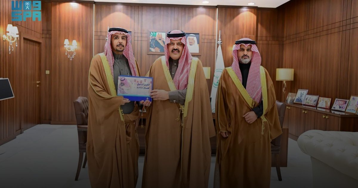 أمير حائل يستقبل مدير عام فرع وزارة الصحة بالمنطقة والرئيس التنفيذي لتجمع حائل الصحي