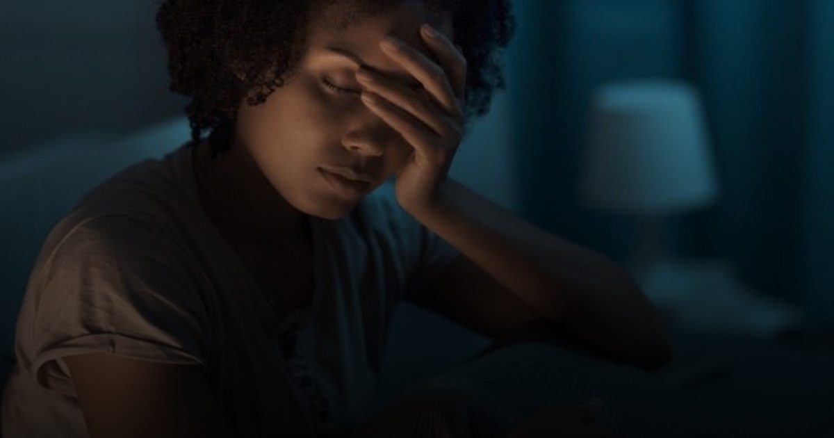 الاستيقاظ المتكرر في الثالثة فجراً مرتبط بارتفاع هرمون الكورتيزول