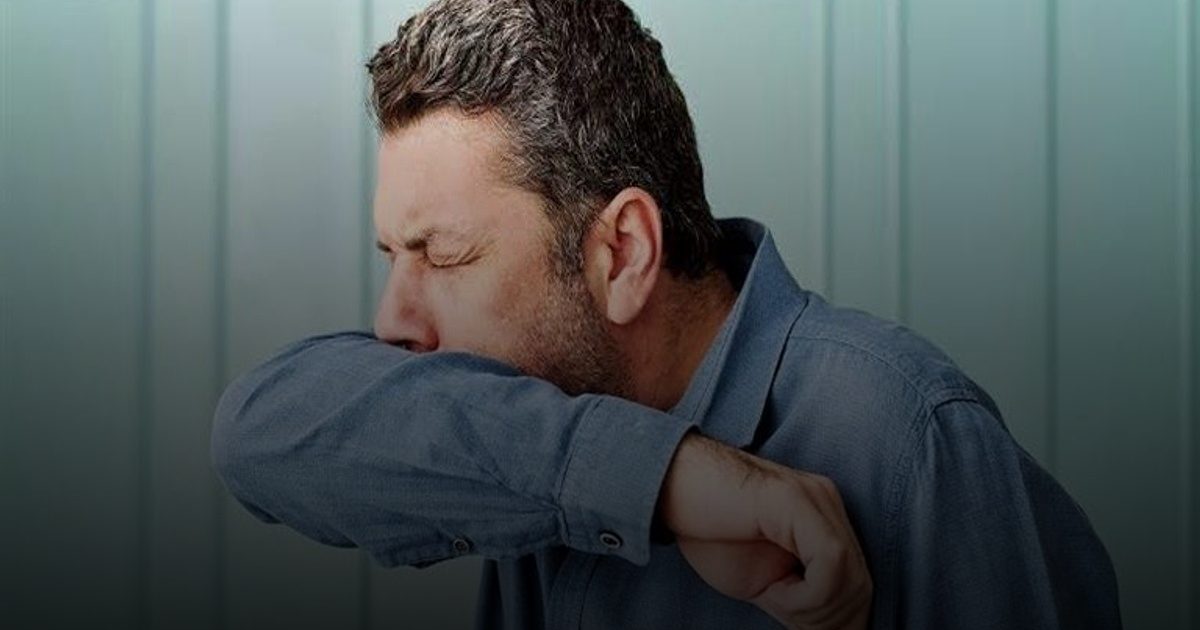 لماذا يزداد "السعال" عند النوم؟ 7 أسباب تجعل ليلك صعباً وكيف تتجاوزها ببساطة