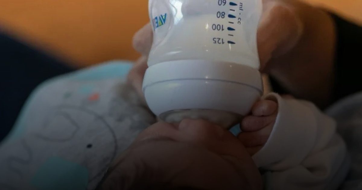 أزمة الحليب المسحوب: السموم "العابرة للحدود" تهدد الرضع