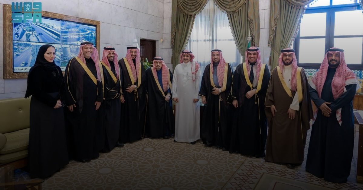 أمير منطقة الرياض يطلع على جهود وبرامج جمعية السياحة الصحية