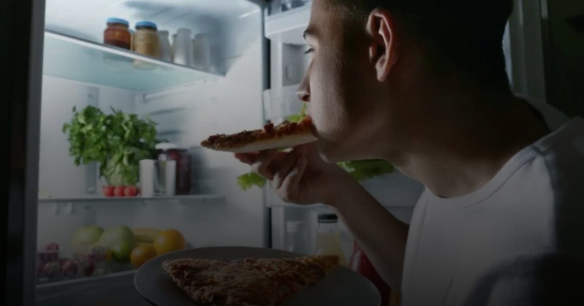 الوجبات الليلية تساهم في الإصابة بالسكري وتهدد صحة القلب