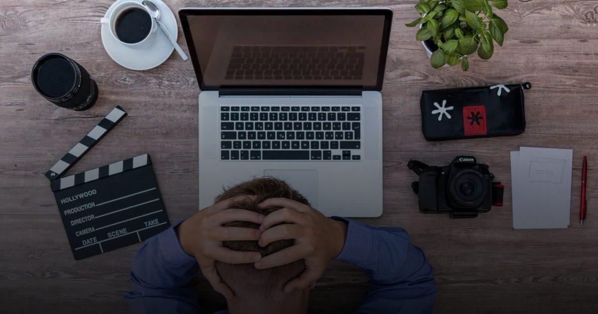 7 طرق فعالة لمساعدة شخص يعاني من نوبة صداع نصفي