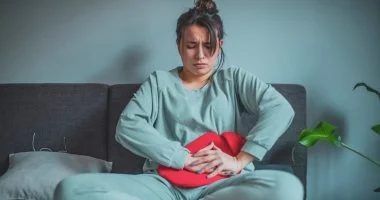 تناول المكملات الغذائية عشوائياً يهدد صحة معدتك