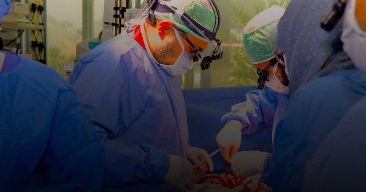 تدخل جراحي يعالج كسرًا حول مفصل صناعي لحاجة تركية