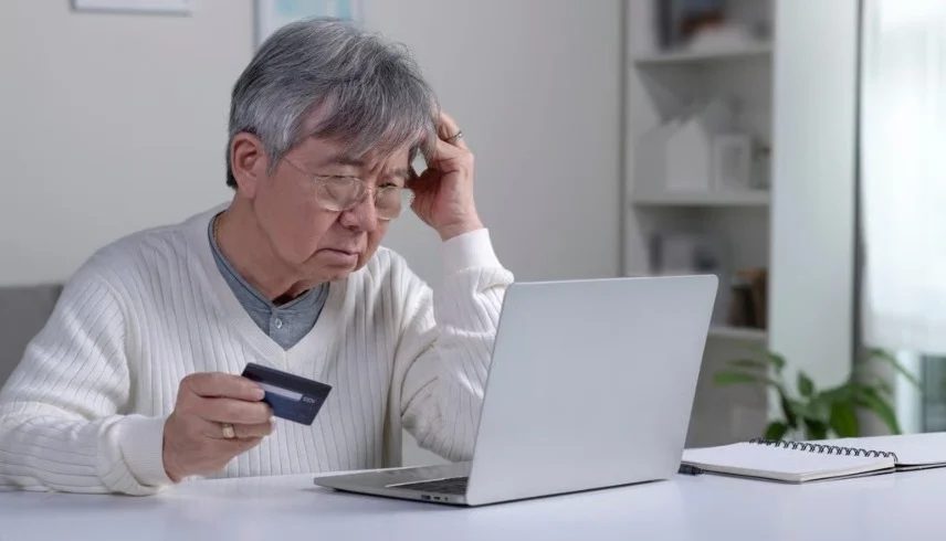 استخدام الإنترنت يقلل خطر الخرف بنسبة 50% لكبار السن