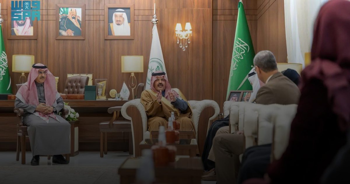 أمير حائل يستقبل وفد منظمة الصحة العالمية