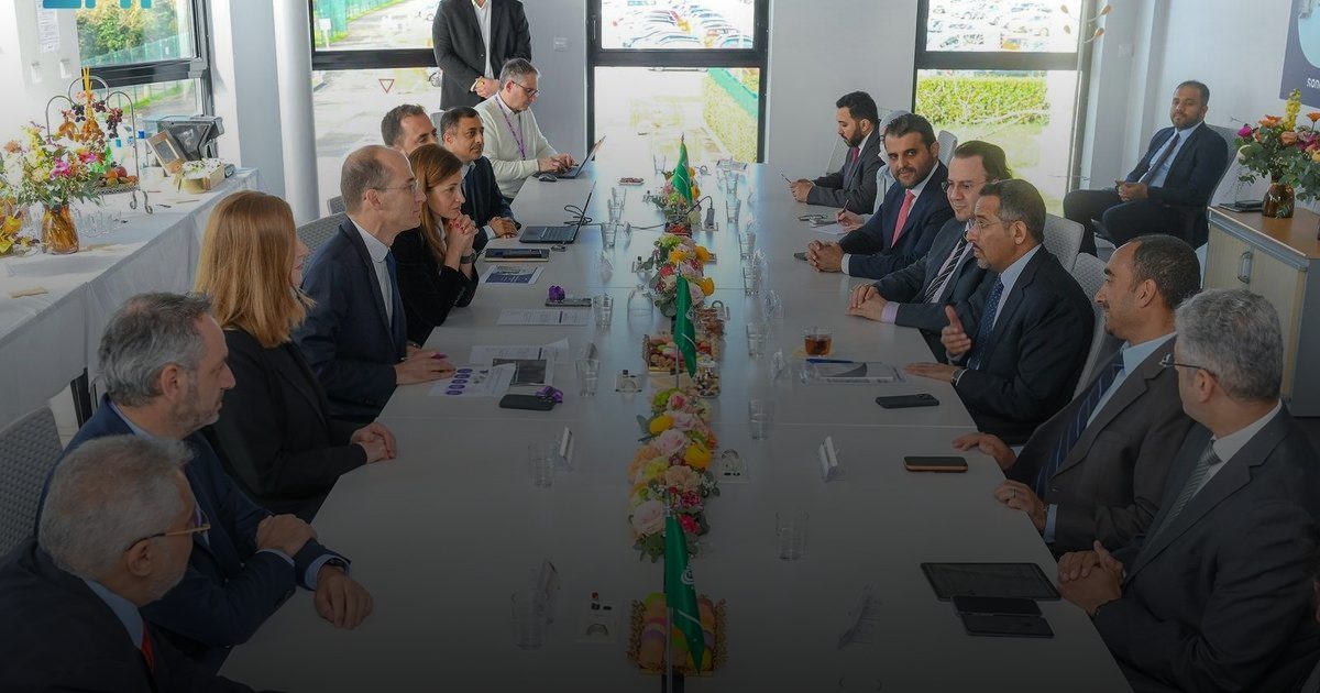 وزير الصناعة في "ليون" الفرنسية لتوطين إنتاج اللقاحات والأدوية الحيوية بالمملكة