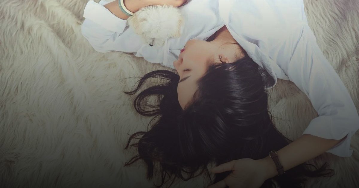 كيف يؤثّر الميلاتونين على دورة النوم وما الجرعة الموصى بها؟