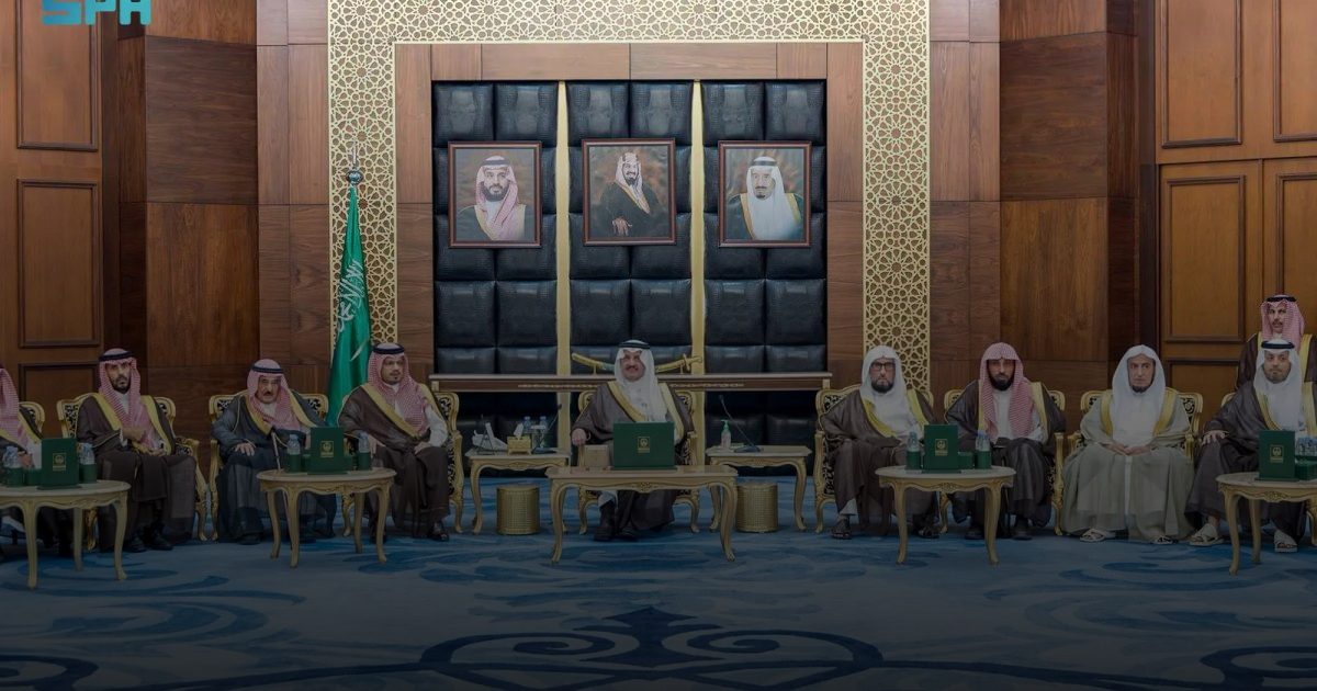 أمير المنطقة الشرقية يستقبل مجلس إدارة جمعية السرطان السعودية