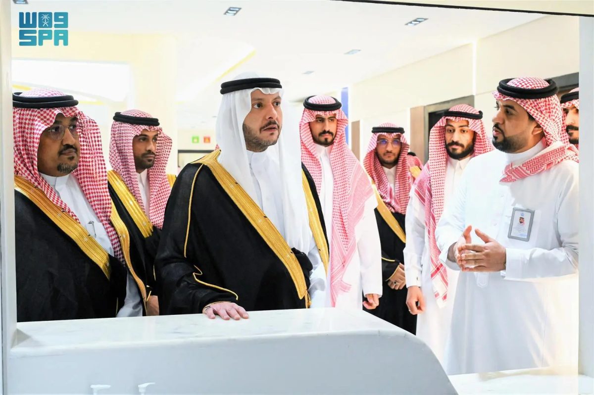 نائب أمير المدينة المنورة يزور المجلس الصحي الاستشاري بالعزيزية