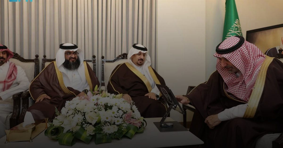 أمير نجران يُدشِّن جهاز روبوت تفاعلي لدعم تعليم ذوي اضطراب طيف التوحد