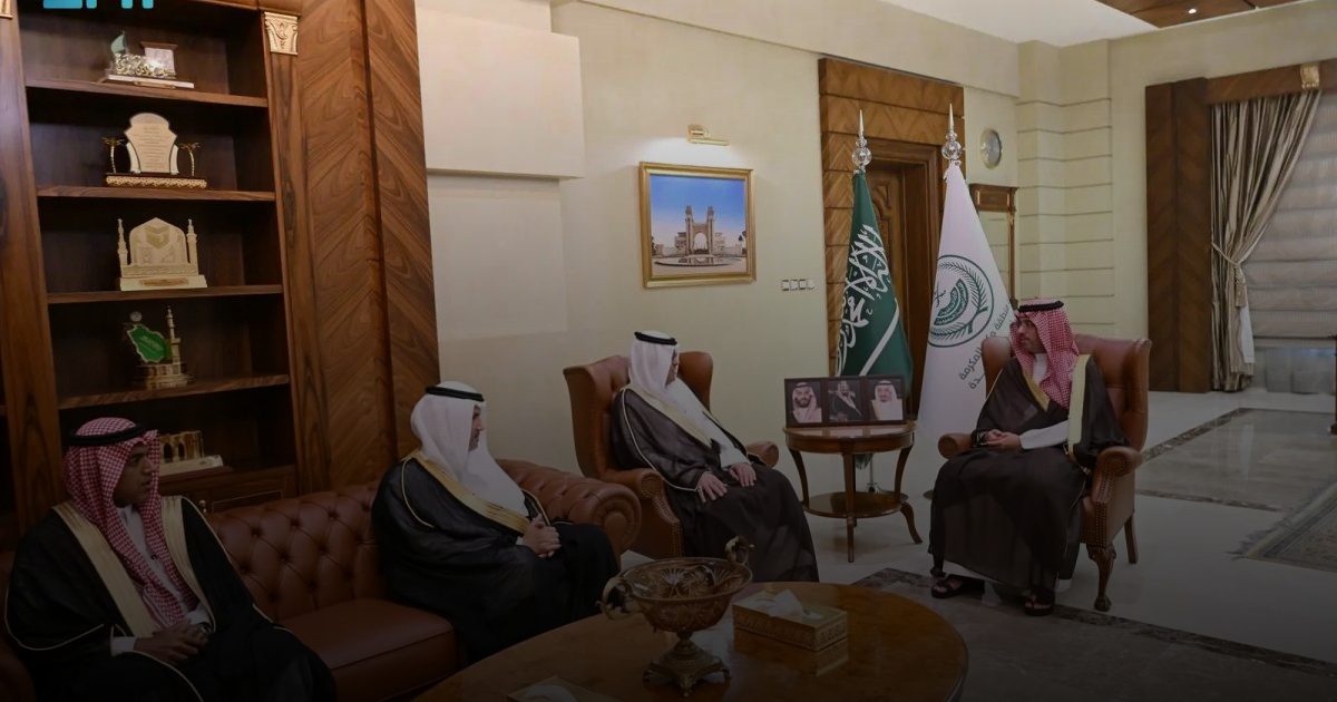 مُحافظ جدة يستقبل مسؤولي الصحة بالمحافظة