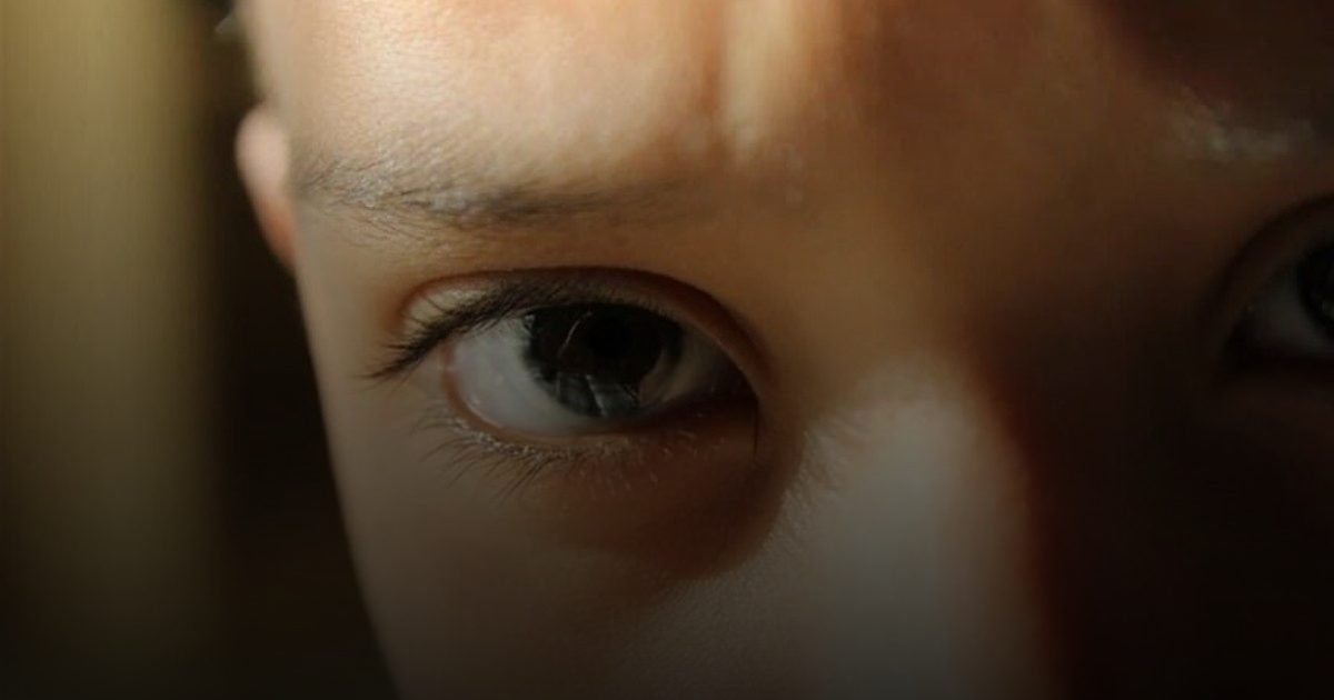 هكذا تتدهور صحة عيون الأطفال بسبب تلوث الهواء