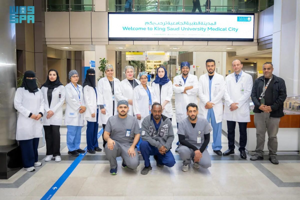 فريق طبي جراحي "بطبية" جامعة الملك سعود ينجح في علاج مريضة تعاني من تشوه شرياني وريدي في أوعية الدماغ
