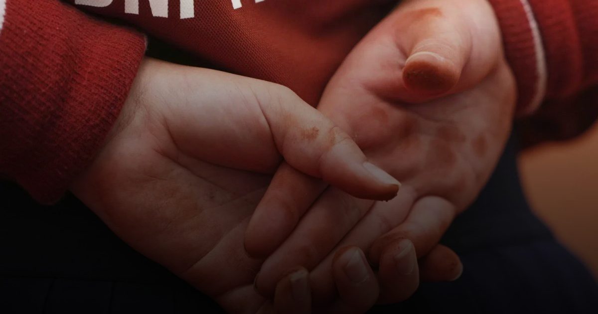 آلام الأعصاب ووخز باليدين والقدمين مع التقدم بالسن