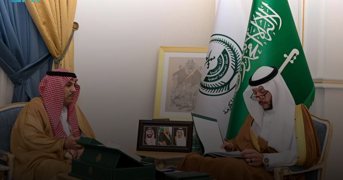 الأمير سعود بن نهار يلتقي المدير التنفيذي لهيئة الصحة العامة بالقطاع الغربي