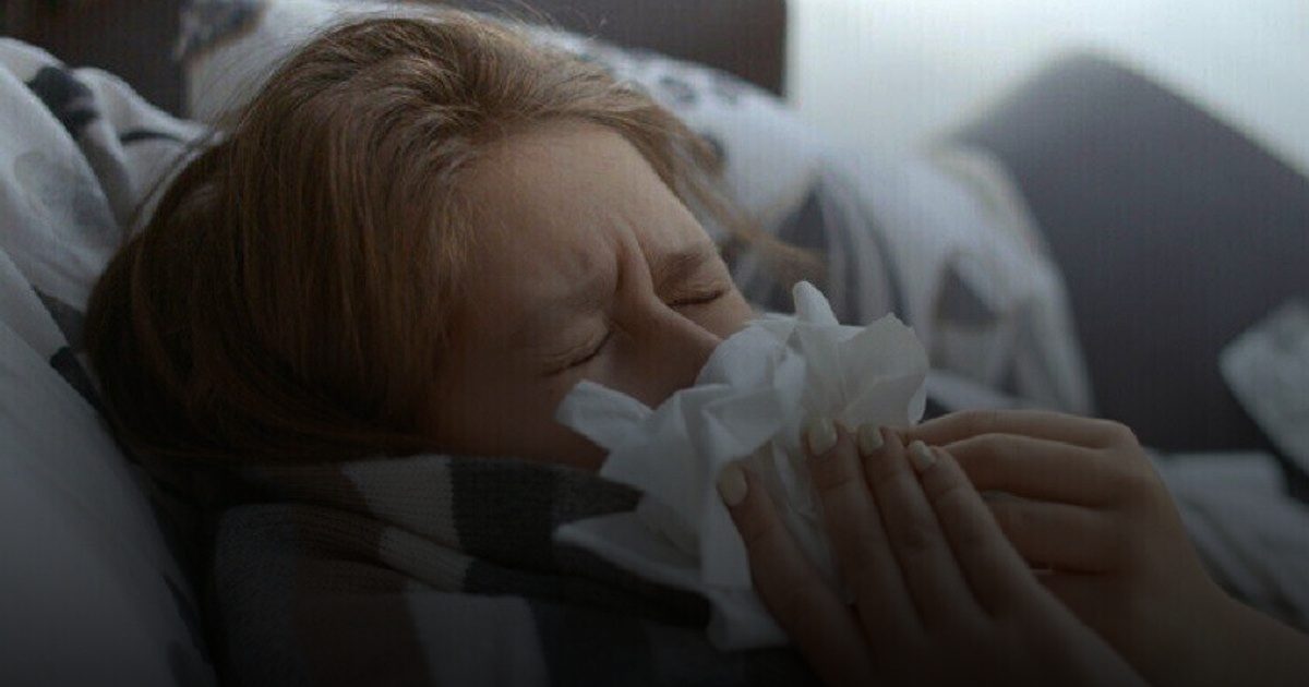 سيلان الأنف "المجهول".. نفق مظلم يبدأ بالرشح وينتهي بالتهاب السحايا