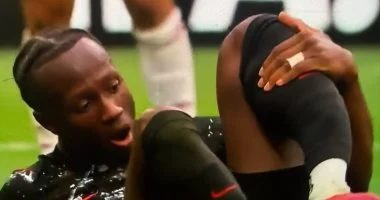 إسماعيل كونيه يغيب عن الملاعب 5 أشهر بعد جراحة شظية