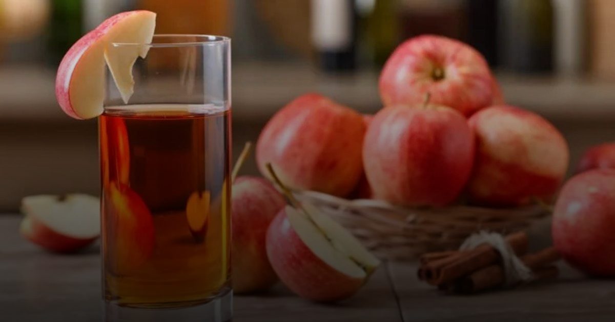 عصير التفاح يعطّل اللعاب مؤقتاً