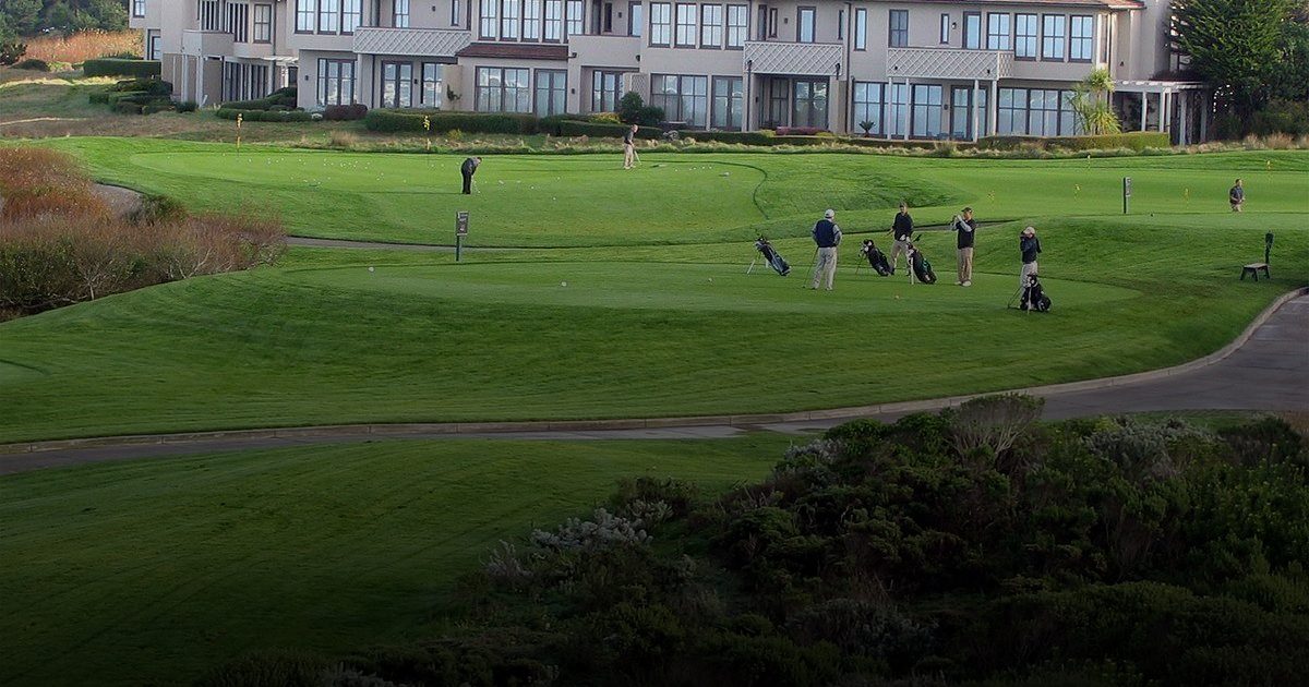 دراسة: الحياة قرب ملاعب الغولف قد تزيد احتمالات إصابتك بالشلل الرعاش