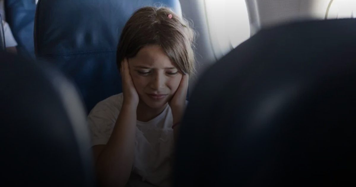 نصائح للتغلب على أوجاع الأذن أثناء السفر بالطائرة