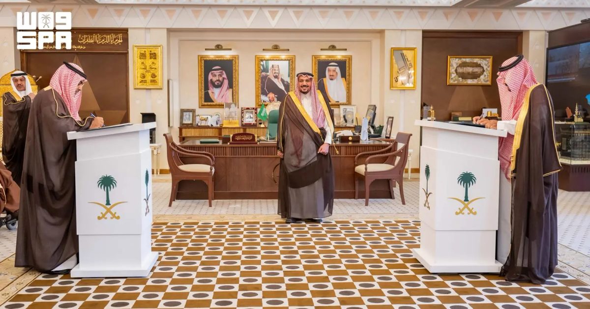 أمير القصيم يشهد اتفاقية لإنشاء مركز للكلى بقصيباء