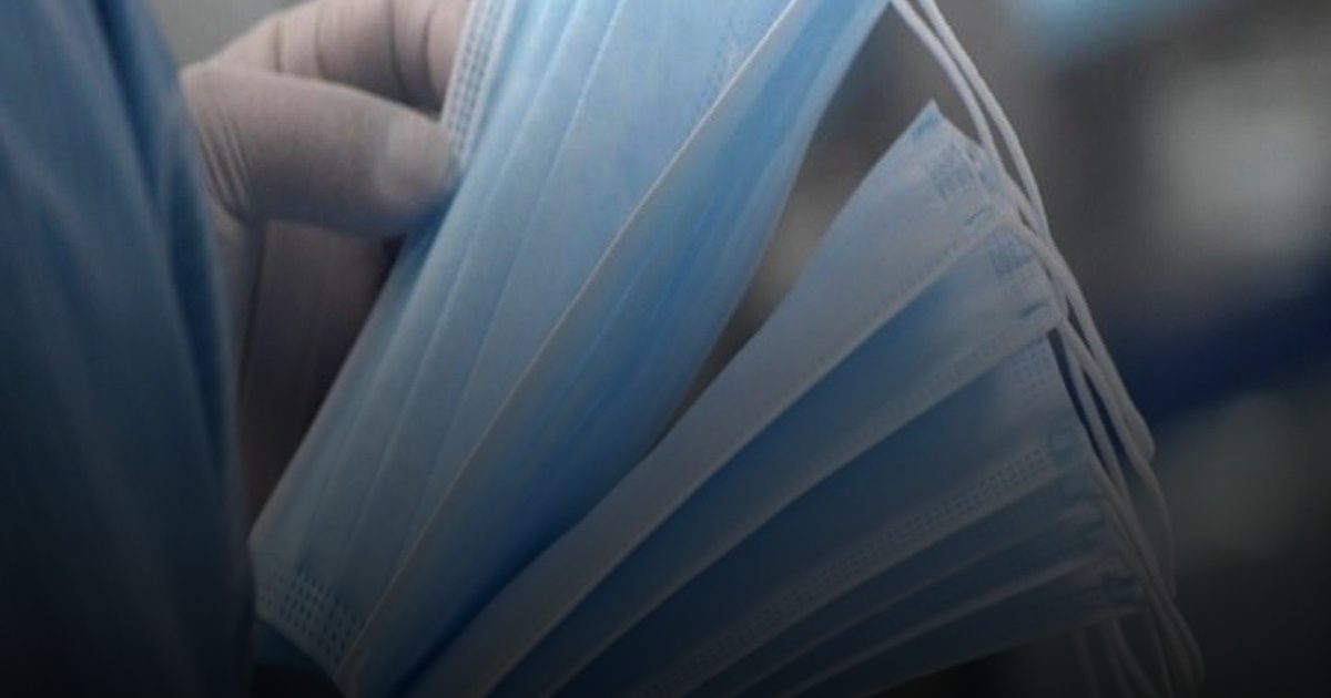 عودة للكمامات.. كوفيد- 19 ينتشر في بريطانيا