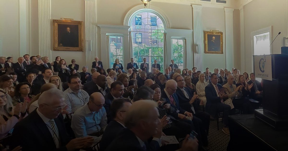 "التخصصي" يشارك في قمة C3 دافوس للرعاية الصحية في اليابان