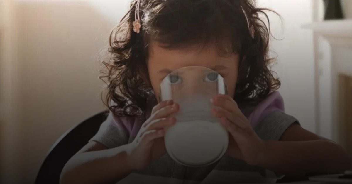 الحليب لا يزيد نزلات البرد لدى الطفل