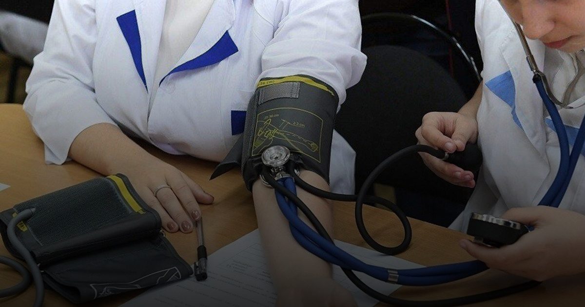 أخصائي روسي يحدد: متى يمكن التحكم بضغط الدم دون أدوية؟
