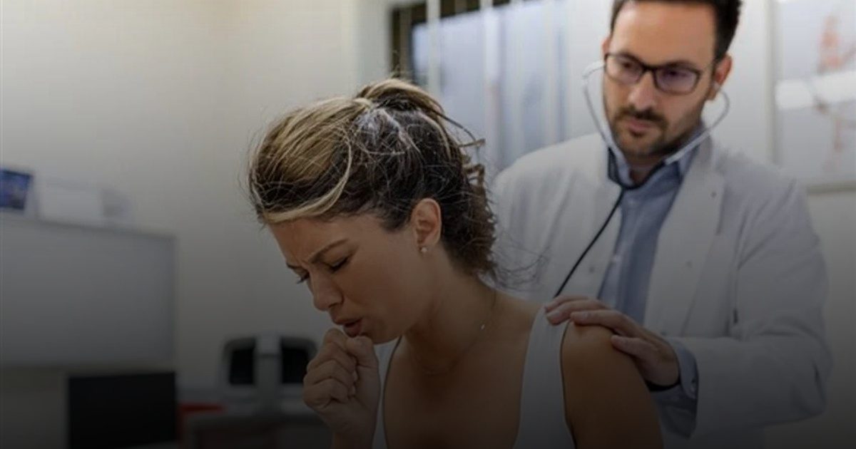 بسبب نوبة سعال.. تمزق قولون امرأة وخروجه من جسدها!