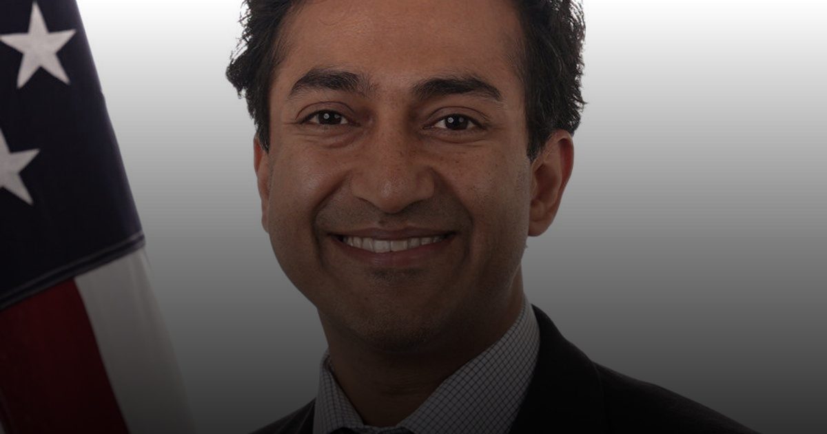 استقالة براساد من FDA وصراع قرارات الأدوية