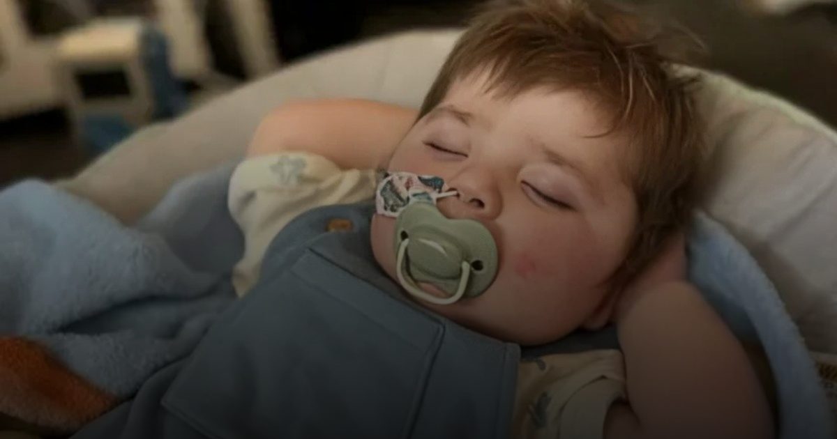 رضيع بريطاني يعاني مرضاً بلا اسم