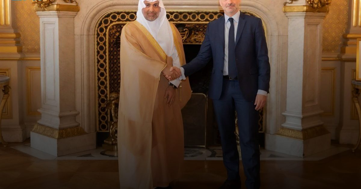 وزير الصحة يلتقي الوزير الفرنسي للتجارة الخارجية ويشهدان توقيع مذكرة تفاهم في مجال التكنولوجيا الصحية